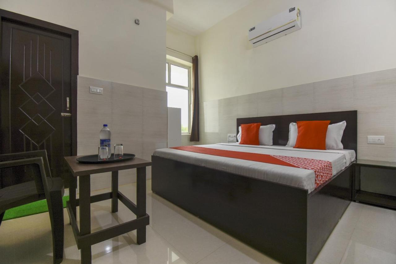 Flagship 75751 Hotel Surya Bahadrabad Extérieur photo
