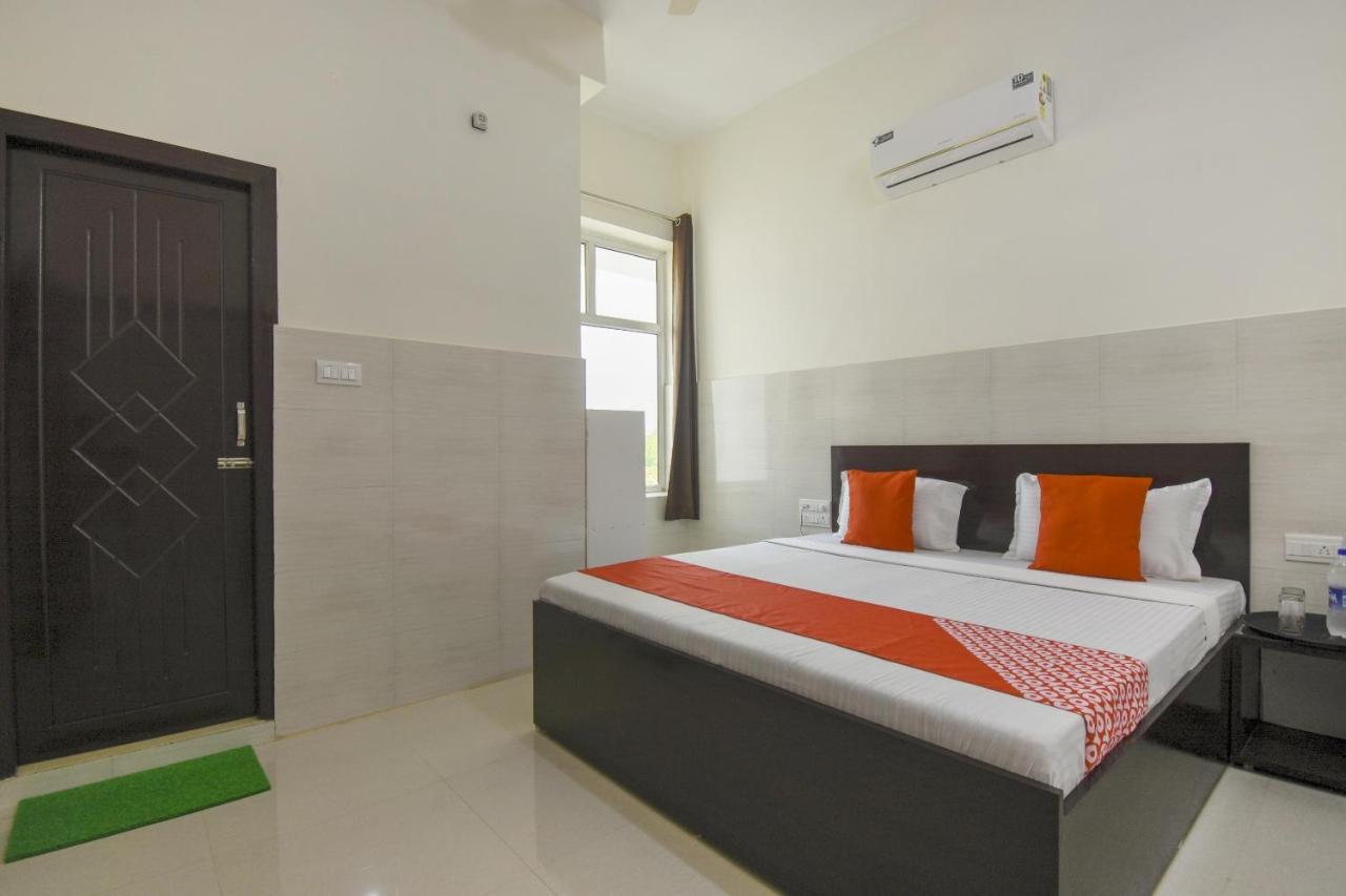 Flagship 75751 Hotel Surya Bahadrabad Extérieur photo