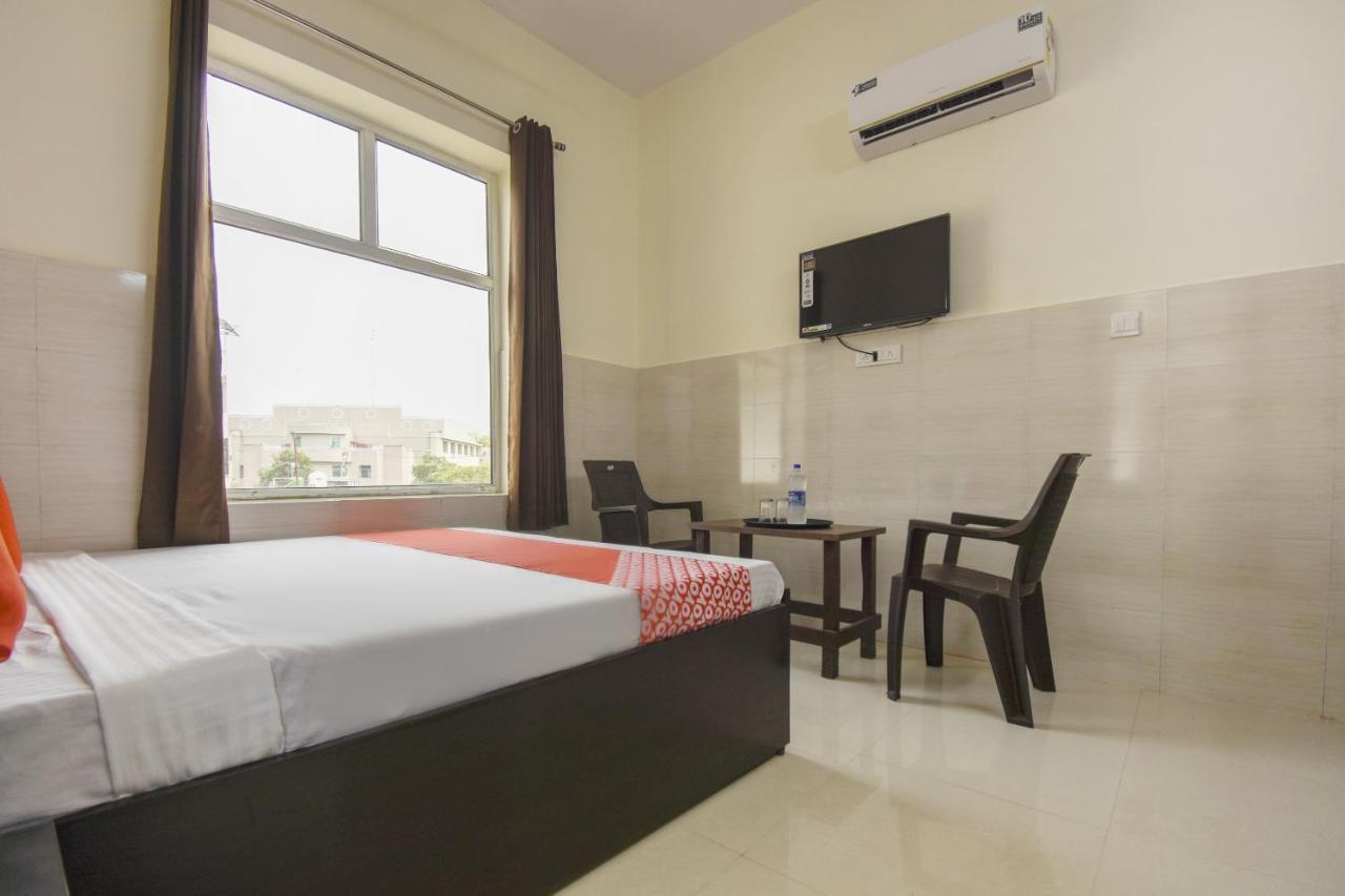 Flagship 75751 Hotel Surya Bahadrabad Extérieur photo